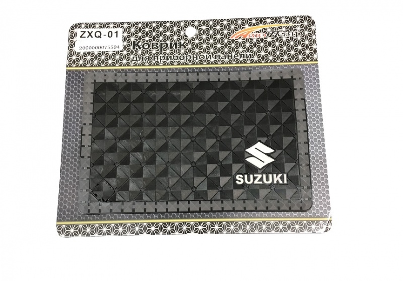 Коврик на панель маленький с эмблемой SUZUKI ZXQ-01 