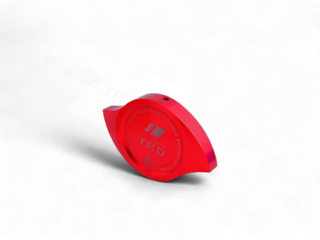 Декоративная накладка на крышку радиатора алюминиевая красный фото 3