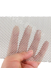 Сетка на решетку радиатора алюминиевая серебро мелкая 1000*330 мм ячейка 3мм*6мм фото 5